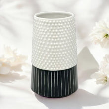 Load image into Gallery viewer, Bud Vases