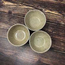 Load image into Gallery viewer, Bowls - Fluted - Medium