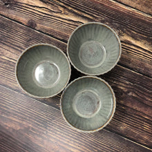 Load image into Gallery viewer, Bowls - Fluted - Medium